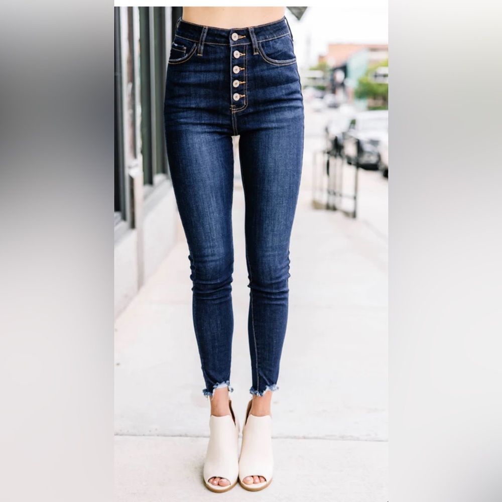 NWT Kancan high rise super skinny 11/29